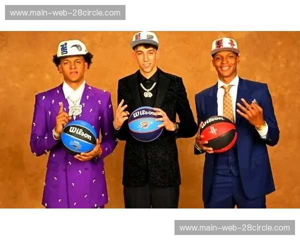 雷霆霍姆格伦19分9篮板 年轻内线成长迅速展现潜力