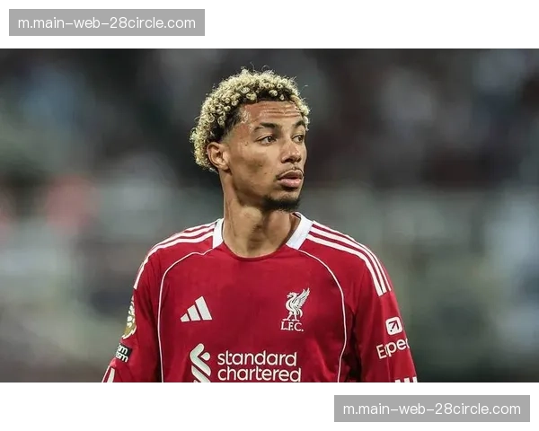 哈维西蒙斯首秀数据全面挂零 热刺7000万引援遭遇开局低迷